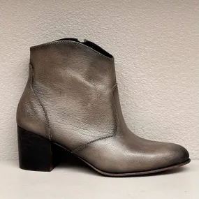 Ankle Boot-Side zip w/ heel/ Grey textured leather w/ dark accents/ leather sole