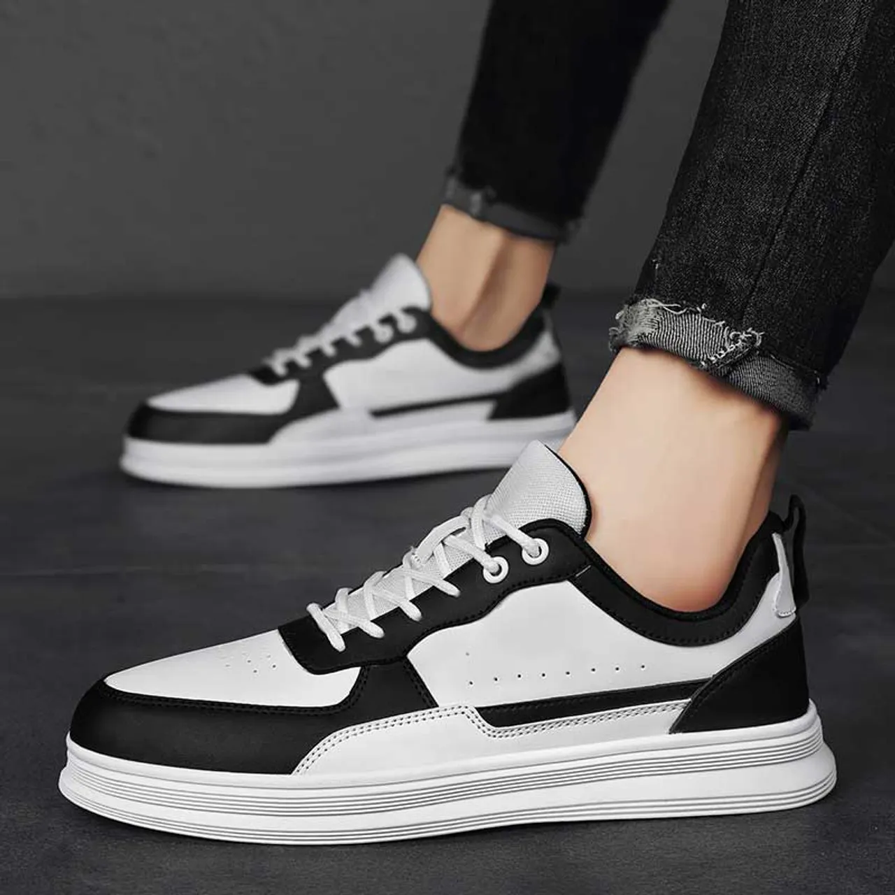 Black white casual lace up shoe sneaker