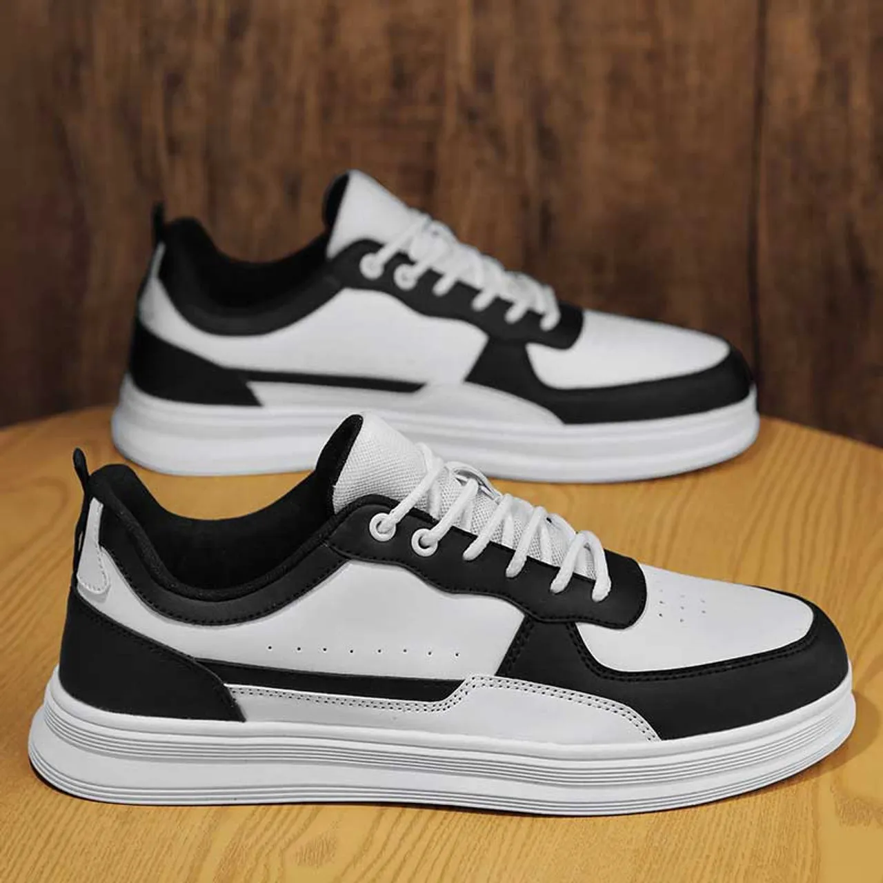 Black white casual lace up shoe sneaker