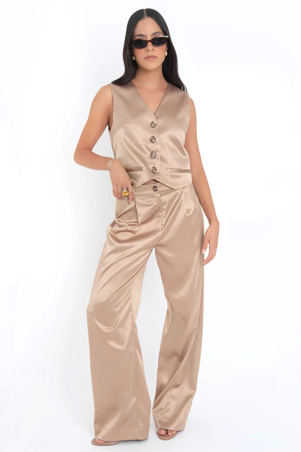 Pantalón wide leg satinado con pinzas