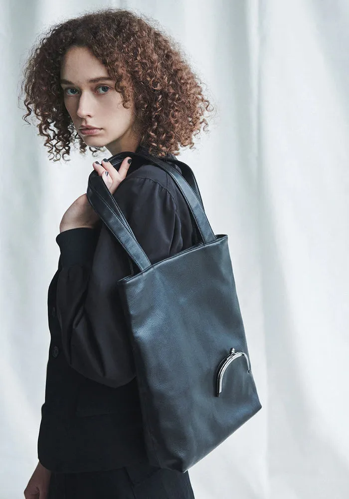 YOHJI YAMAMOTO DISCORD DG-I05-709-1-02 CRASP TOTE BAG BLACK